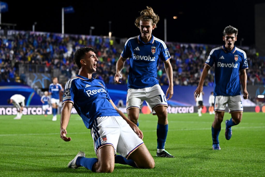 Como show, devastato lo United
